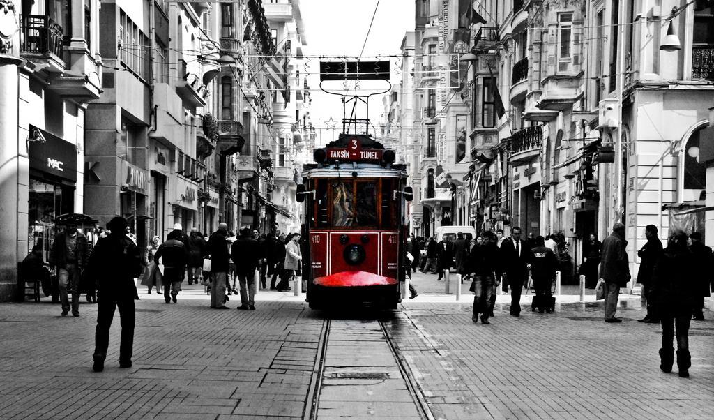 Taksim Mood Aparthotel Istanbul Bagian luar foto